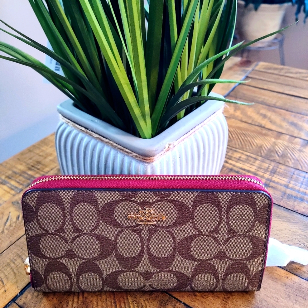 Authentic Coach Long Zip Wallet